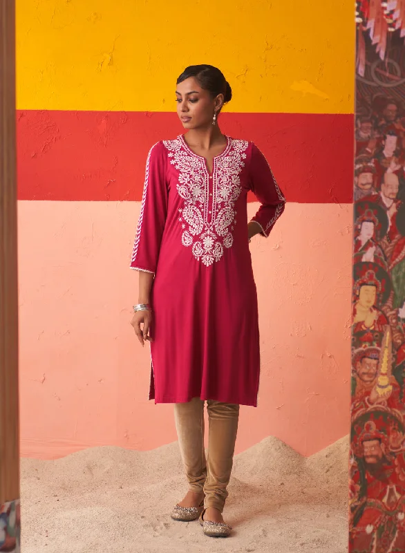 Fuchaia Straight Kurta for Women with Threadwork